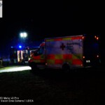 die Einsatzfahrzeuge vor dem betroffenen Anwesen