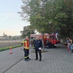 TSF und Einsatzgruppe vor dem Kindergarten in Oestheim