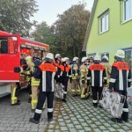 TSF und Einsatzgruppe vor dem Kindergarten in Oestheim