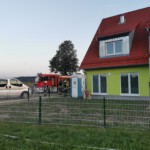 TSF und Einsatzgruppe vor dem Kindergarten in Oestheim